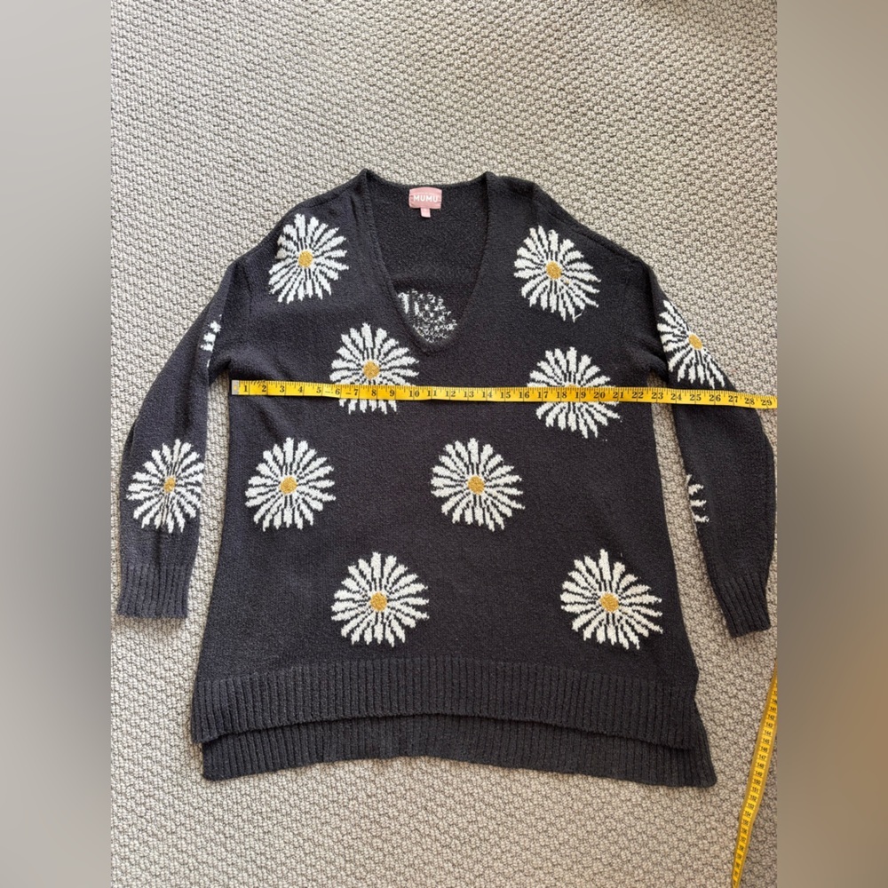 Show Me Your MuMu Black V-Neck Sweater Women’s Small - Picture 6 of 9
